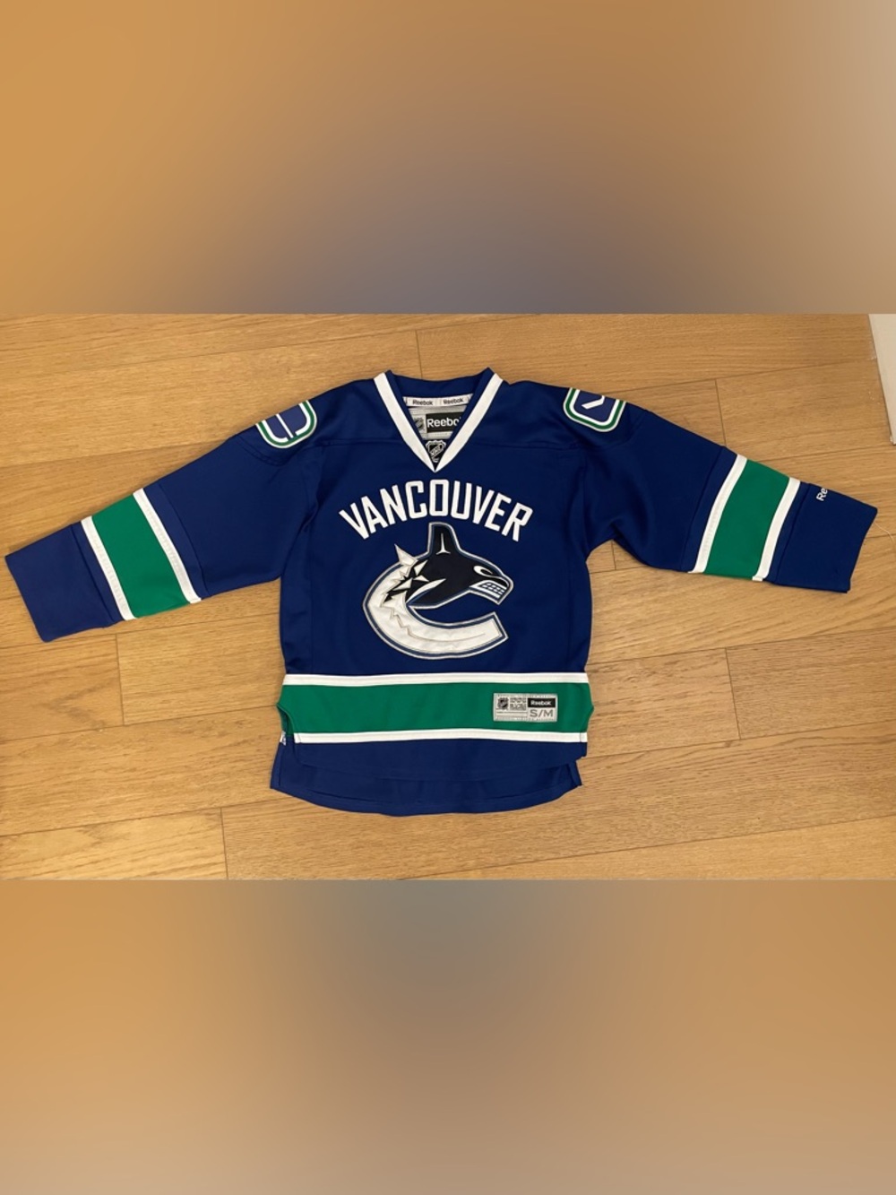 NHL Vancouver Canucks Kids Hockey Jersey Size S